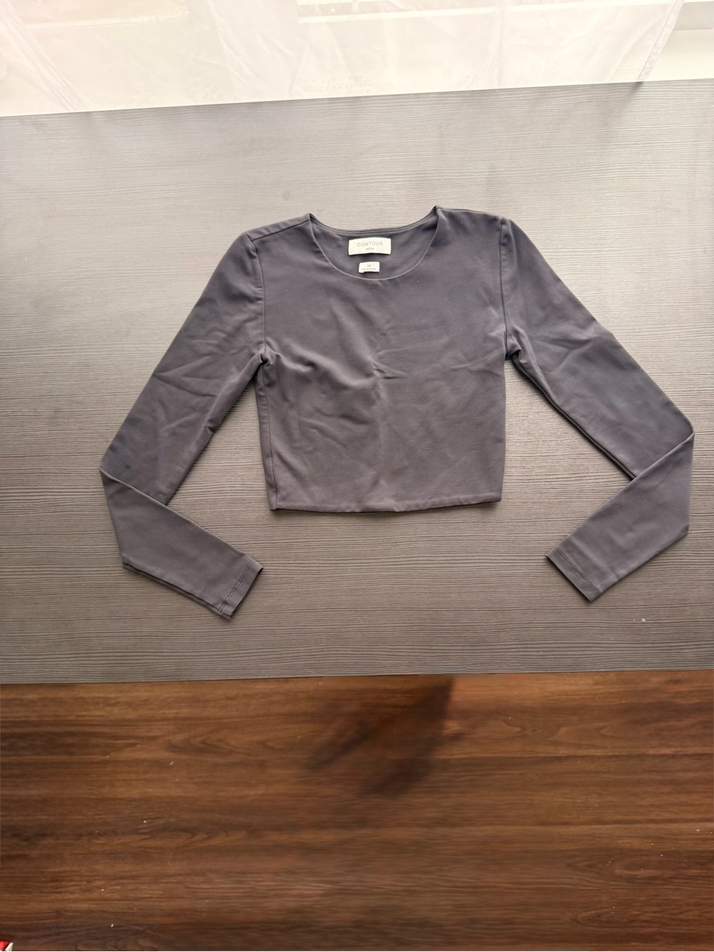 Aritzia Contour cropped long sleeve tee
